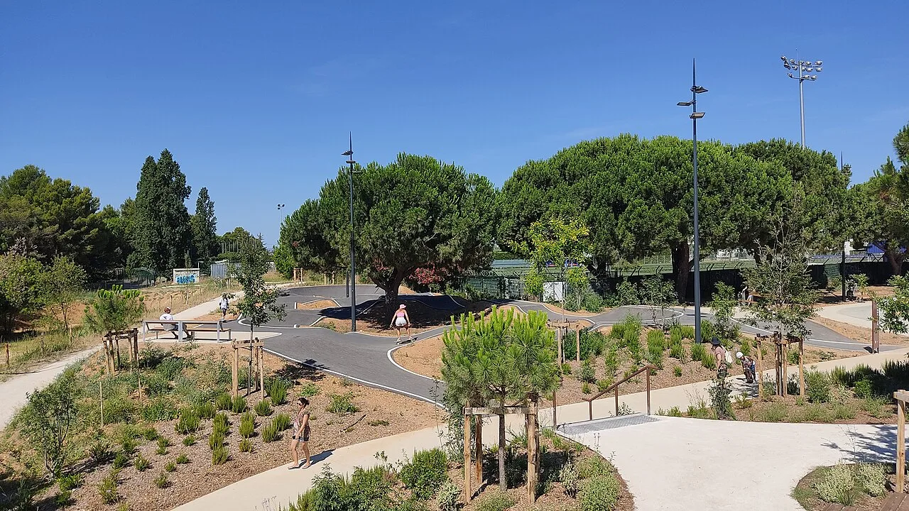 Pumptrack du BMX skatepark international Ronan Pointeau, Montpellier · prise de vue 2023-07-14 11:09:44