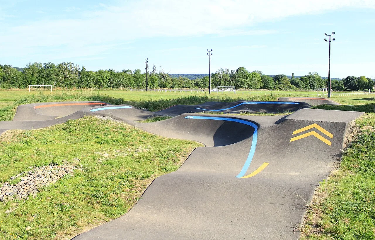 Pumptrack d'Ibos, Ibos · prise de vue 2023-07-05 09:30:44